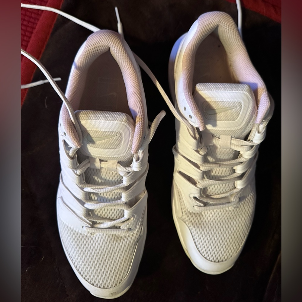 Nike Zoom women size 11 EUC white/pink
